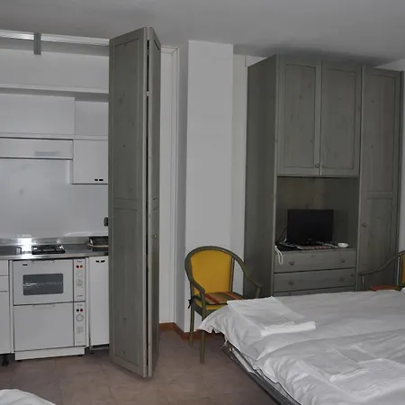 Biancaneve Apartahotel 3*