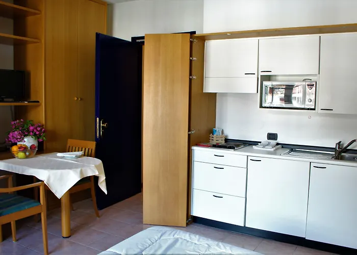 Biancaneve Aparthotel 3*